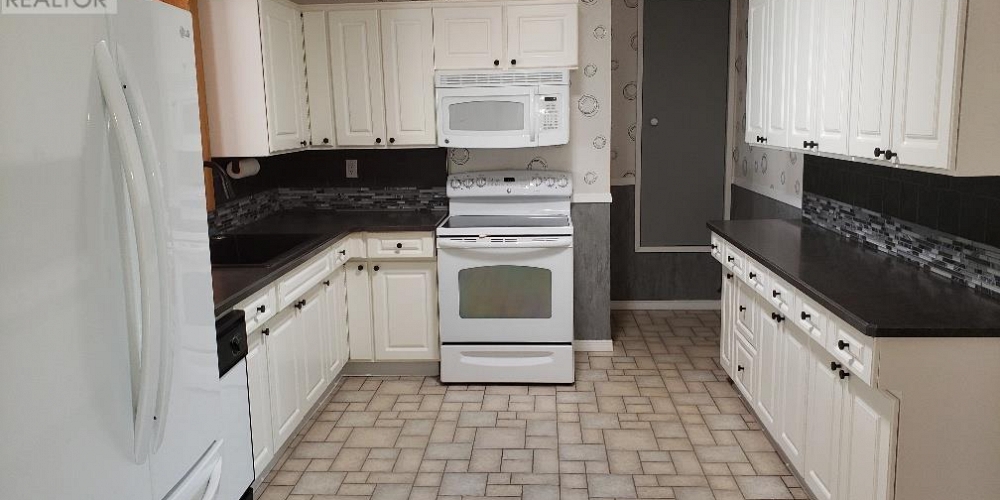 4918 SCOTT AVENUE Terrace Photo 11