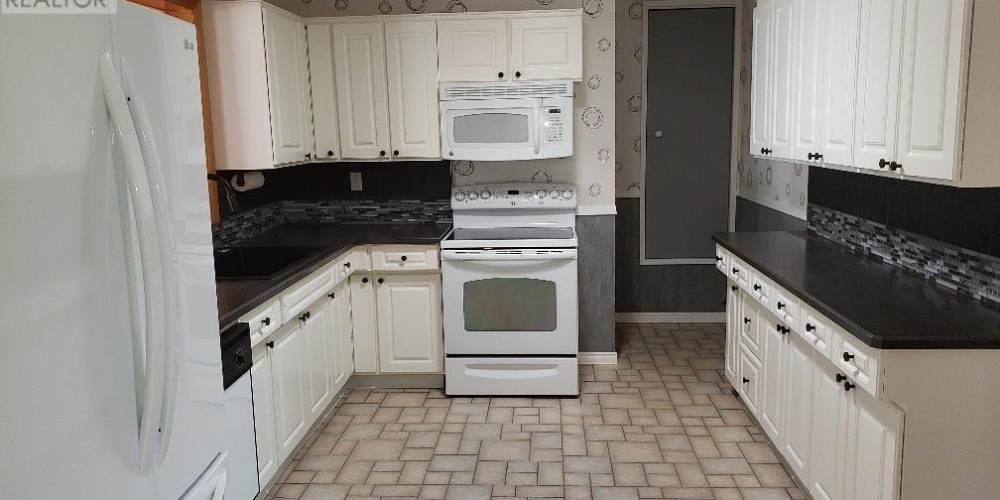 4918 SCOTT AVENUE Terrace Photo 13