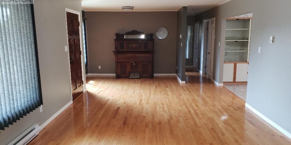4918 SCOTT AVENUE Terrace Photo 5
