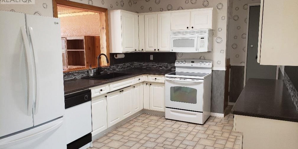 4918 SCOTT AVENUE Terrace Photo 9