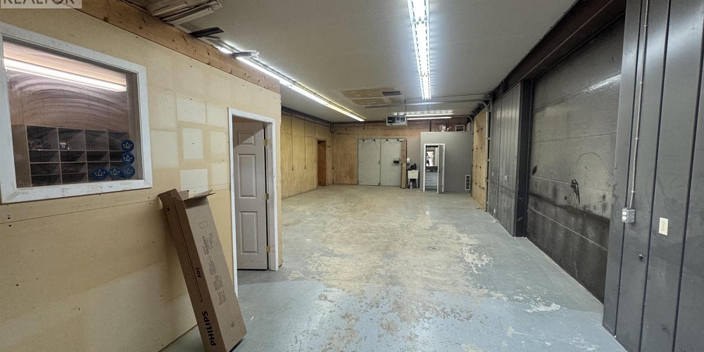 D 312 RAILWAY AVENUE Kitimat Photo 3