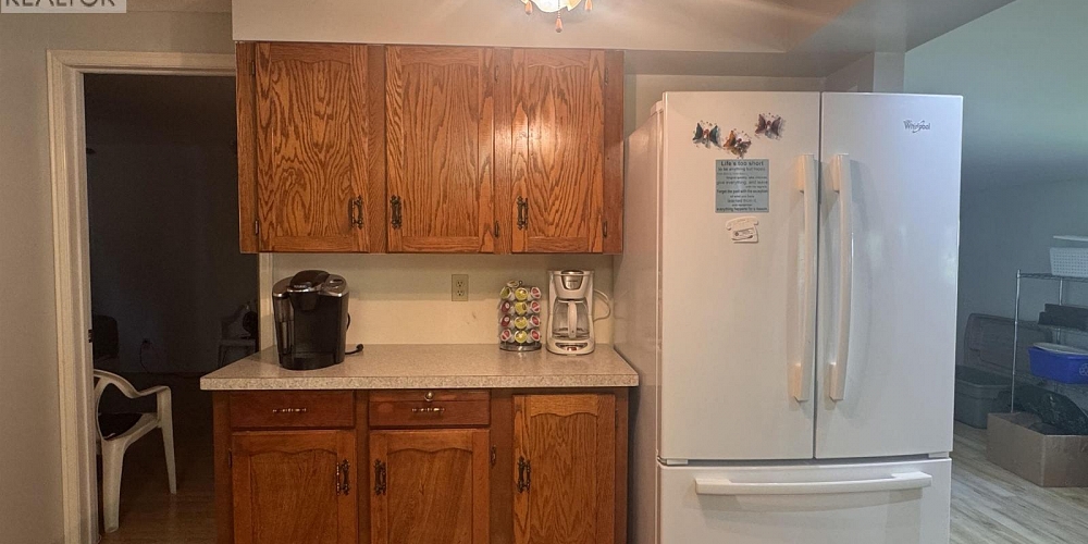 3628 ALDER AVENUE Terrace Photo 5