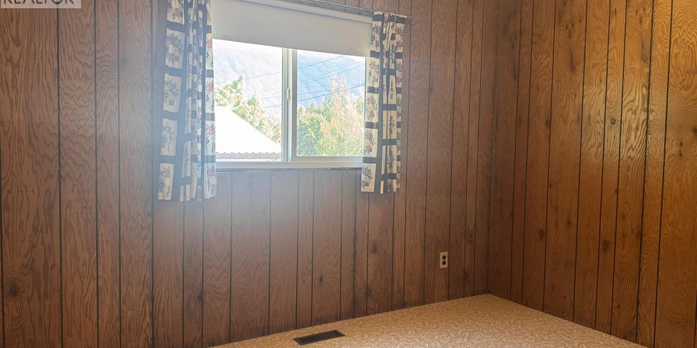 3628 ALDER AVENUE Terrace Photo 9