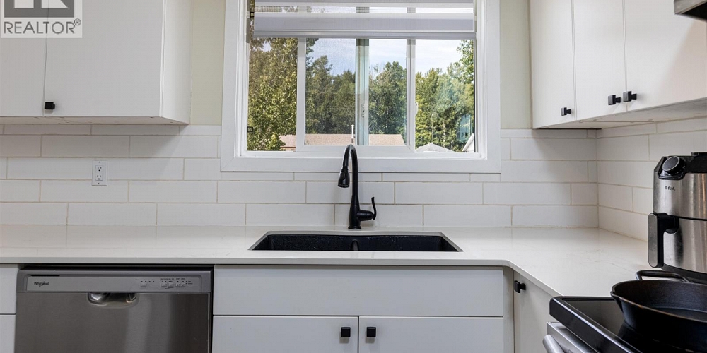 4912 LABELLE AVENUE Terrace Photo 5