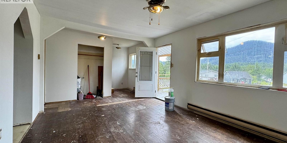 1537-1539 PIGOTT AVENUE Prince Rupert Photo 4