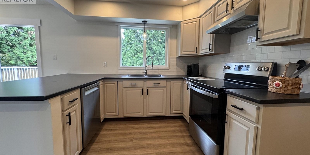 4820 OLSON AVENUE Terrace Photo 4