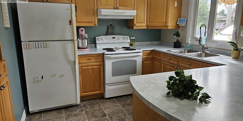 4818 TUCK AVENUE Terrace Photo 2