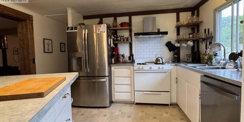 2914 THORNHILL STREET Terrace Photo 6