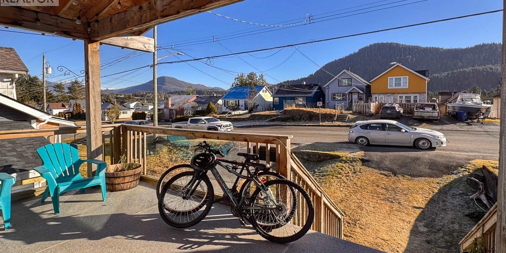 419 E 6TH AVENUE Prince Rupert Photo 2