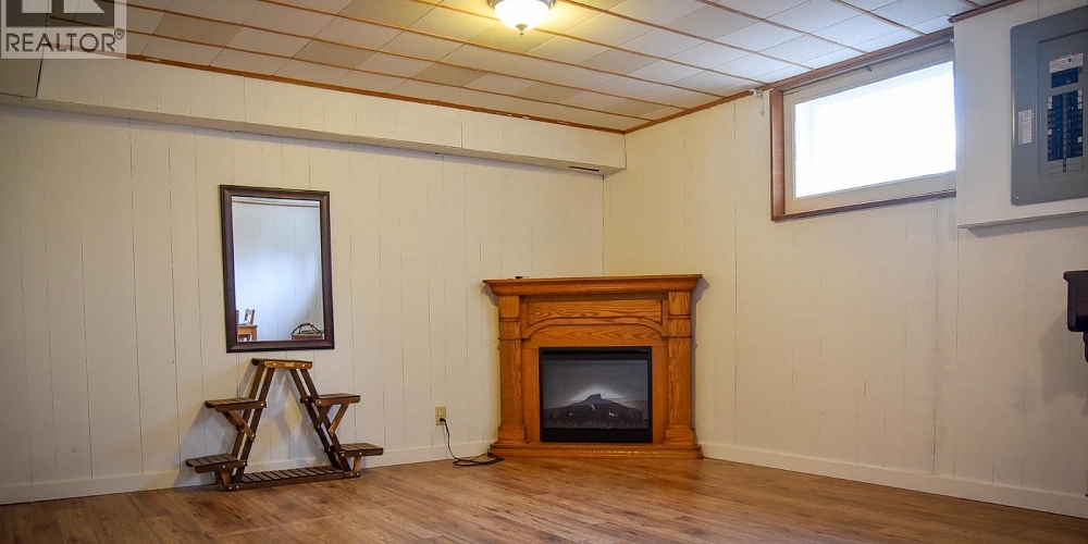4825 DAVIS AVENUE Terrace Photo 19