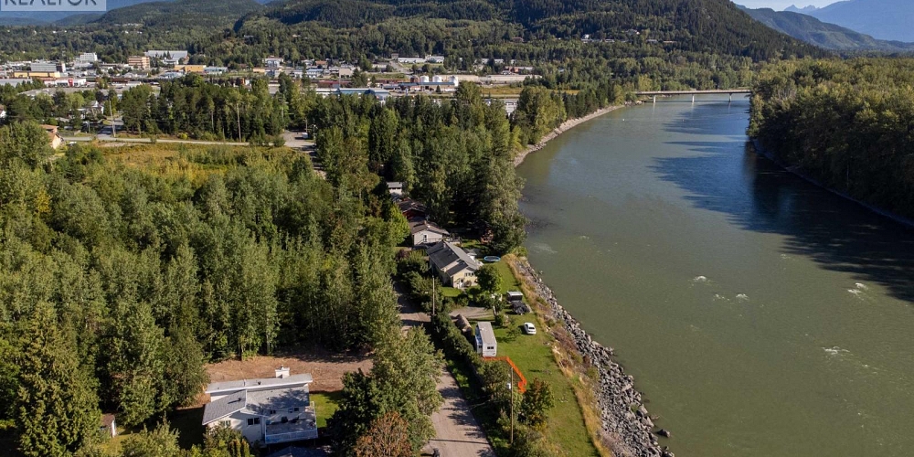 2413 KERR STREET Terrace Photo 9