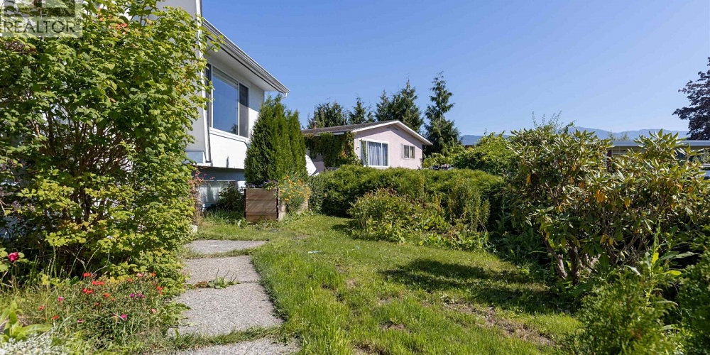 3509 BRUCE STREET Terrace Photo 3