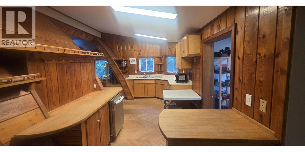 593 BEACH ROAD Skidegate/sandspit Photo 5