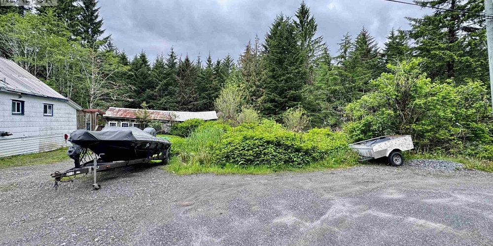 1865 E 11TH AVENUE Prince Rupert Photo 3