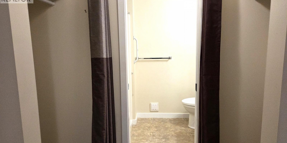 35 3404 ADAM STREET Terrace Photo 9