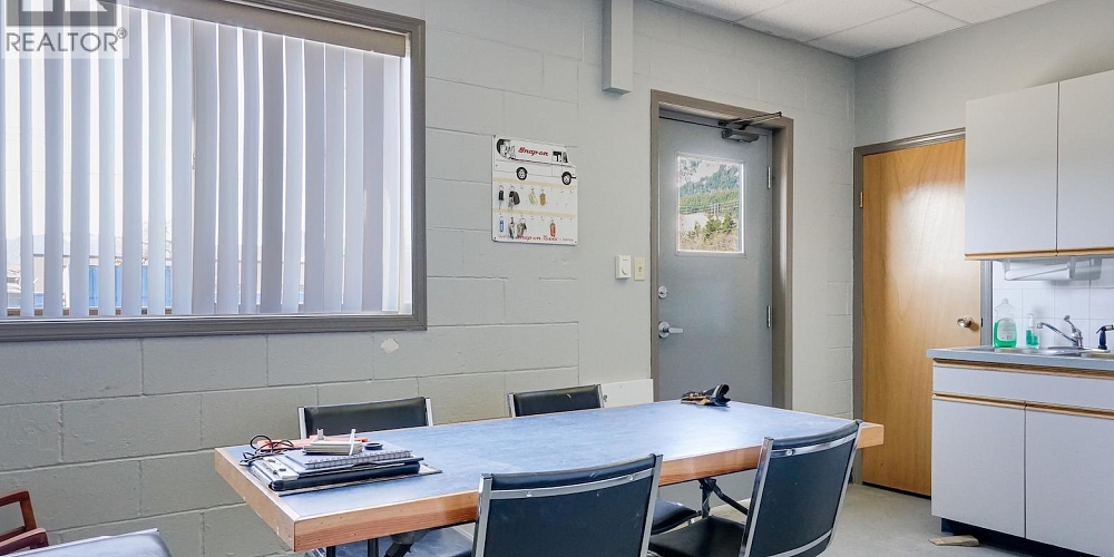 710 ENTERPRISE AVENUE Kitimat Photo 8