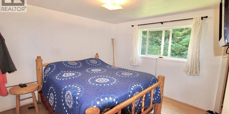 1514 BURGESS AVENUE Masset Photo 9