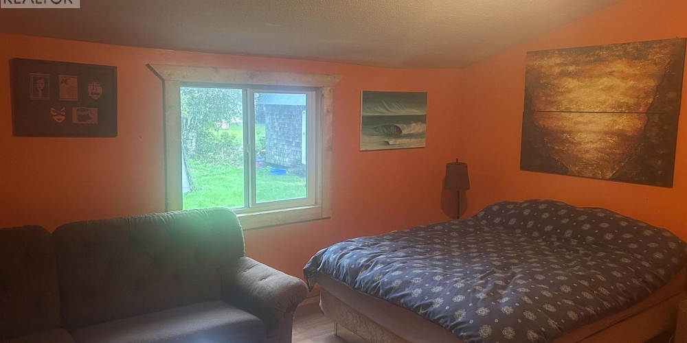 1567 DELKATLA STREET Masset Photo 11