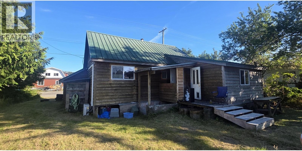 1567 DELKATLA STREET Masset Photo 2