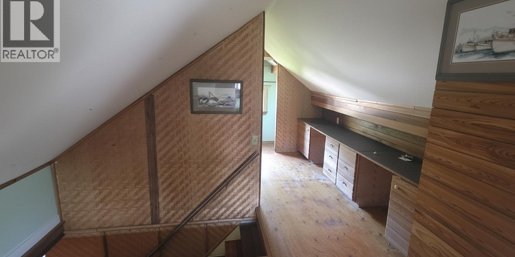 1567 DELKATLA STREET Masset Photo 6