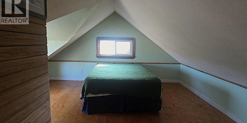 1567 DELKATLA STREET Masset Photo 7