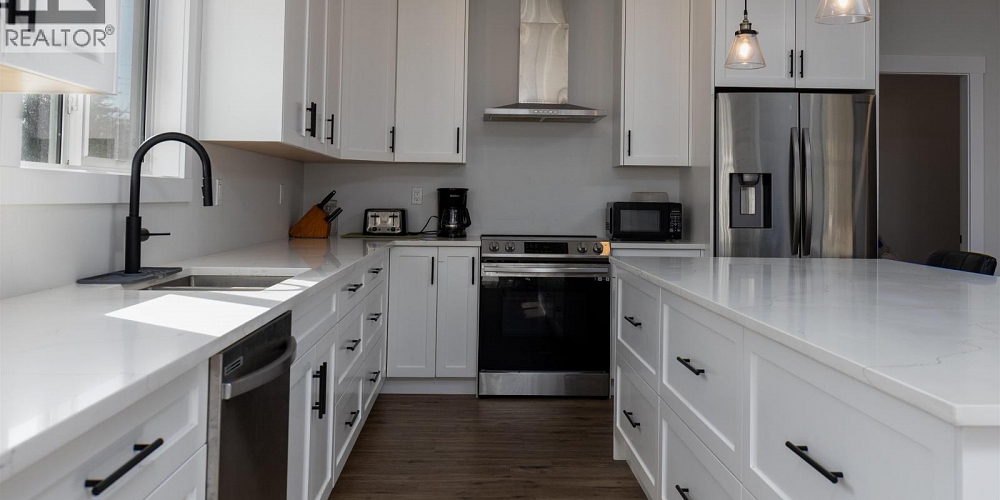 4946 TWEDLE AVENUE Terrace Photo 4
