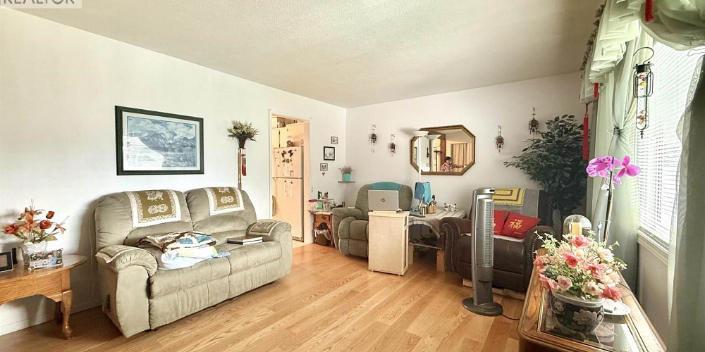 30 HAWK STREET Kitimat Photo 2