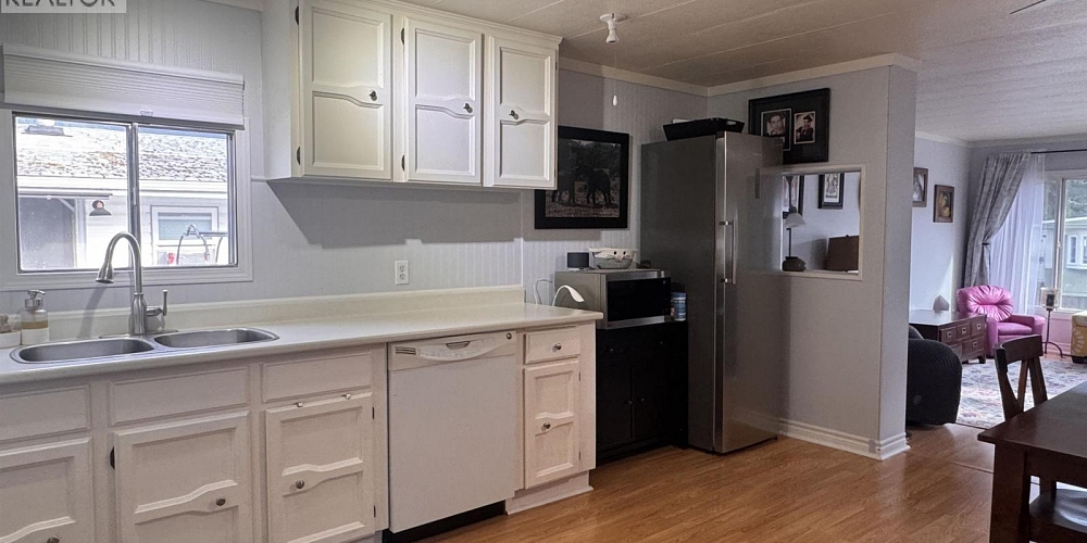 1 3889 MULLER AVENUE Terrace Photo 5