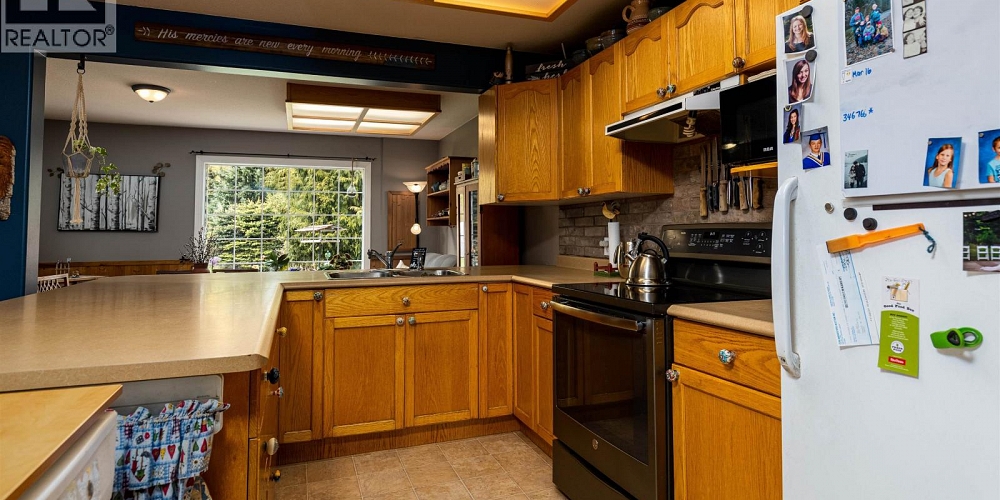 6237 NELSON ROAD Terrace Photo 4