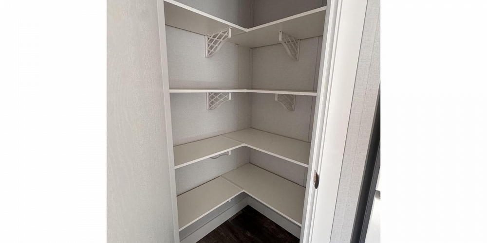 4693 BEAVER CRESCENT Terrace Photo 5