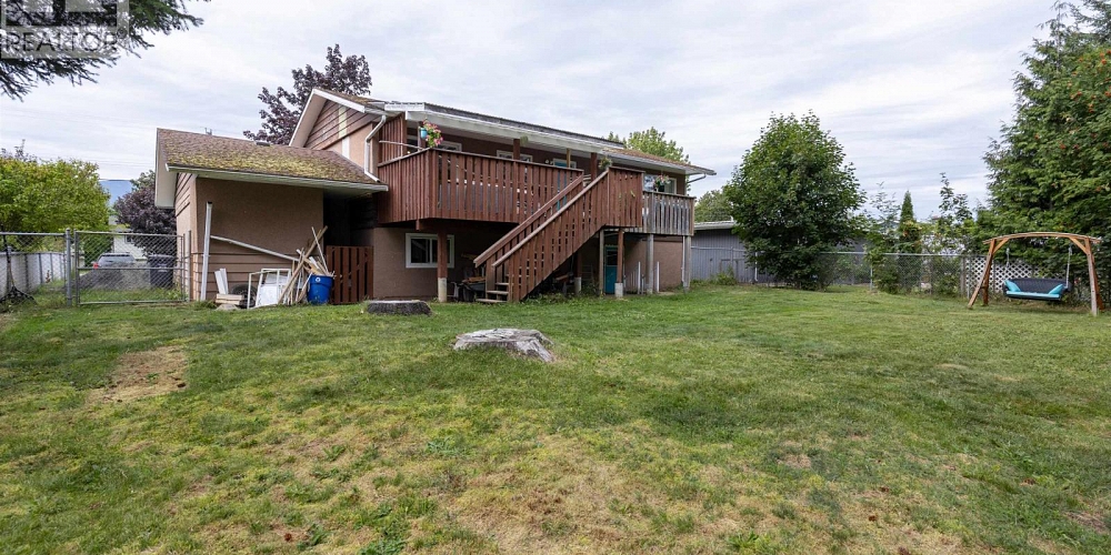 2806 EBY STREET Terrace Photo 14