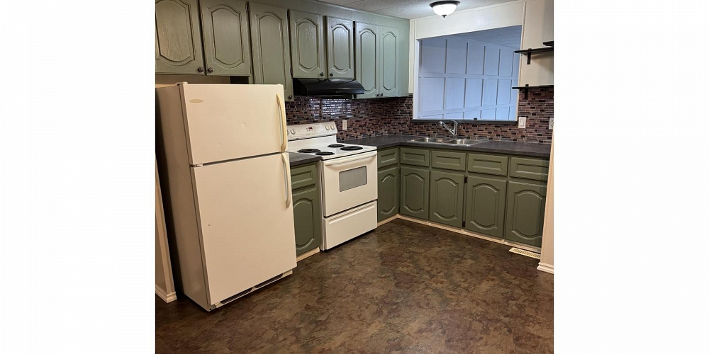 40 3889 MULLER AVENUE Terrace Photo 3