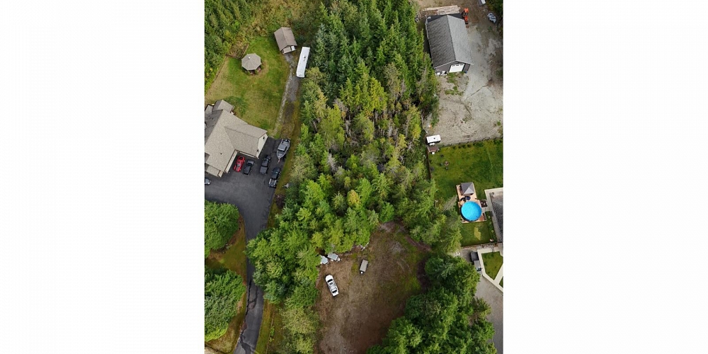 112 DEWBERRY STREET Kitimat Photo 3