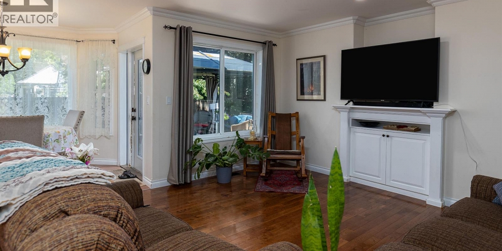 3304 MUNROE STREET Terrace Photo 13