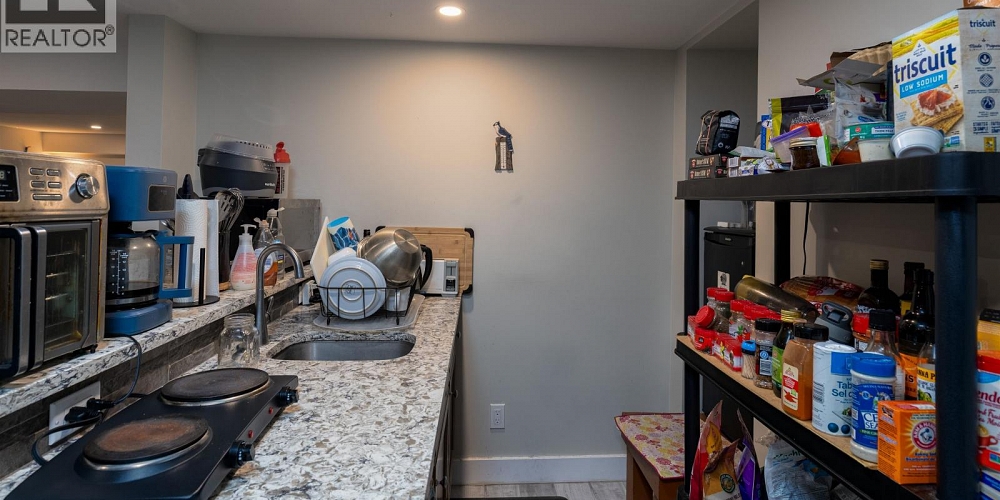 4427 GREIG AVENUE Terrace Photo 12