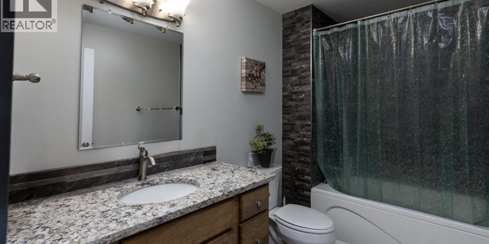 4427 GREIG AVENUE Terrace Photo 13