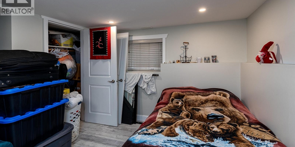 4427 GREIG AVENUE Terrace Photo 14