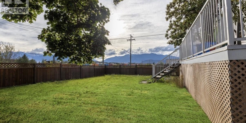 4427 GREIG AVENUE Terrace Photo 16