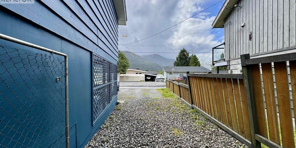 284 CRESTVIEW DRIVE Prince Rupert Photo 36