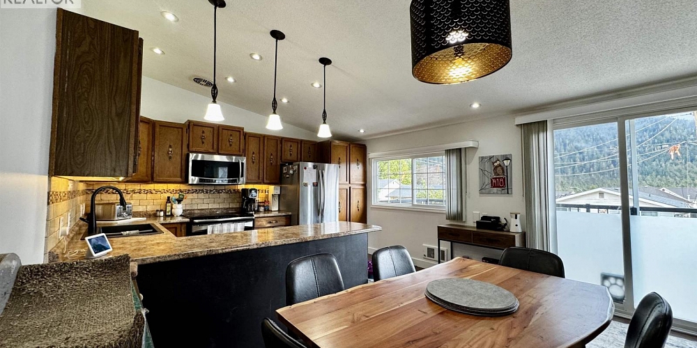 284 CRESTVIEW DRIVE Prince Rupert Photo 8