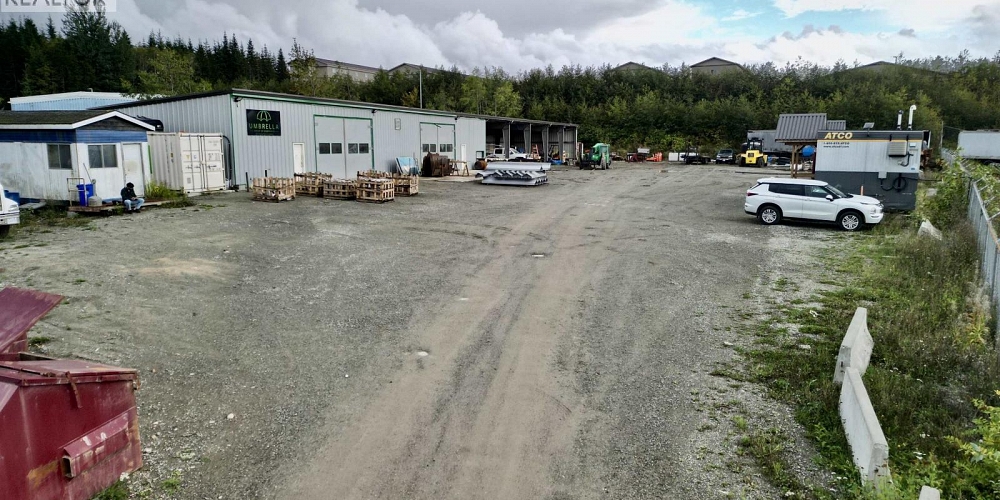 2139 FOREST AVENUE Kitimat Photo 2