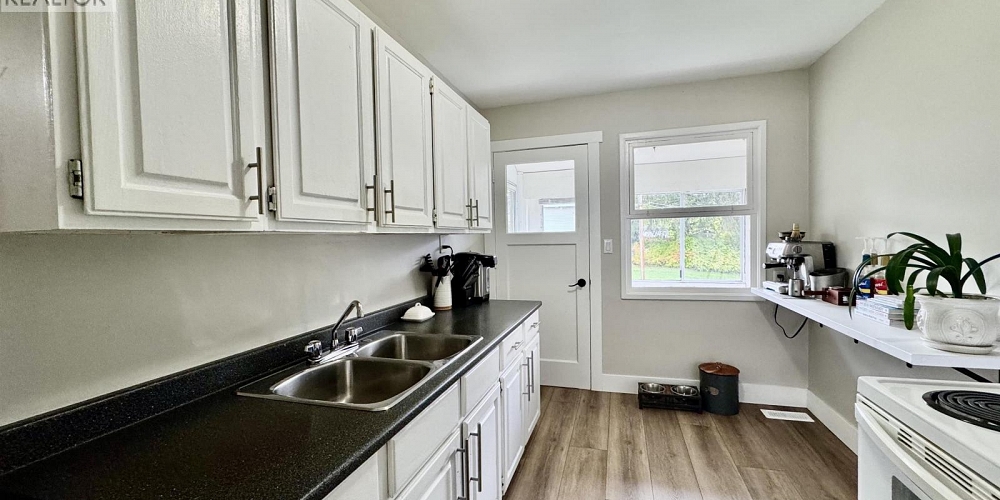 4 GROUSE STREET Kitimat Photo 6