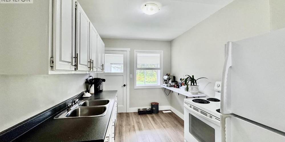 4 GROUSE STREET Kitimat Photo 8