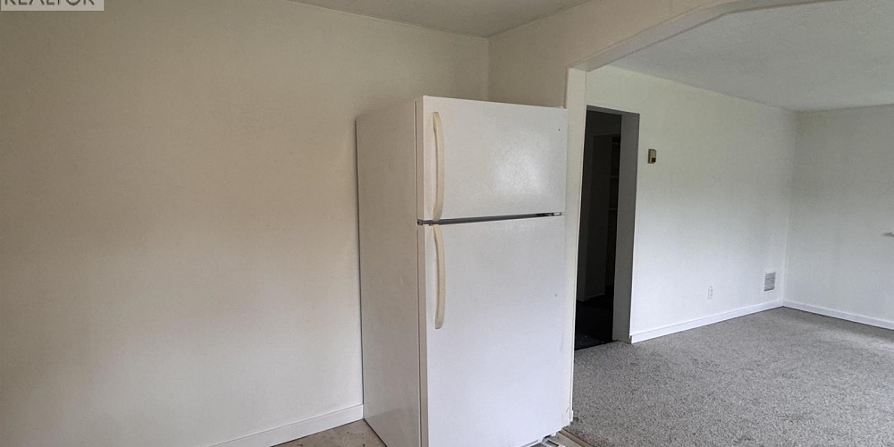 4733 TUCK AVENUE Terrace Photo 3