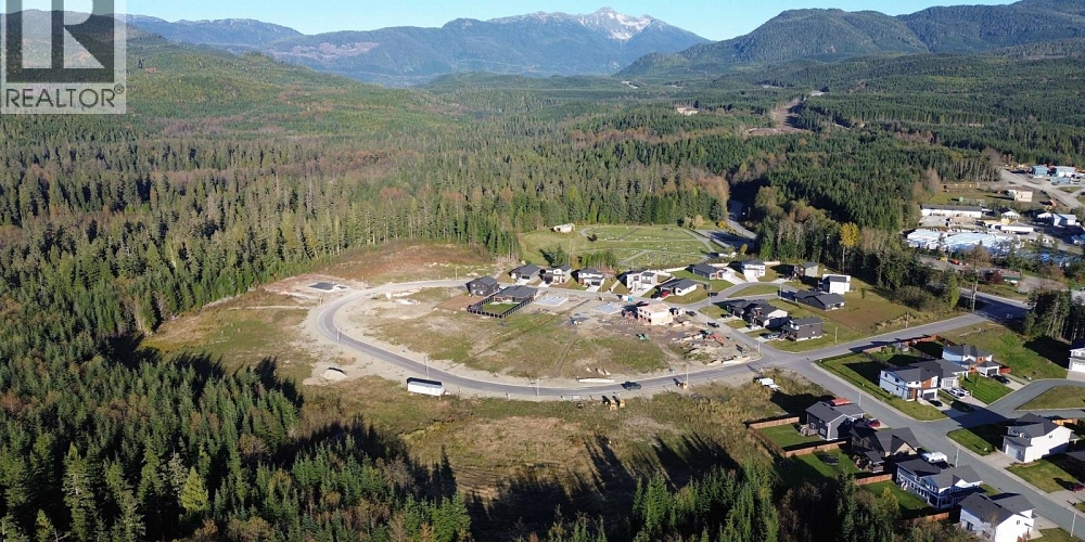 235 WAKITA STREET Kitimat Photo 4