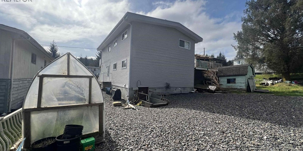 1619 JAMAICA AVENUE Prince Rupert Photo 22
