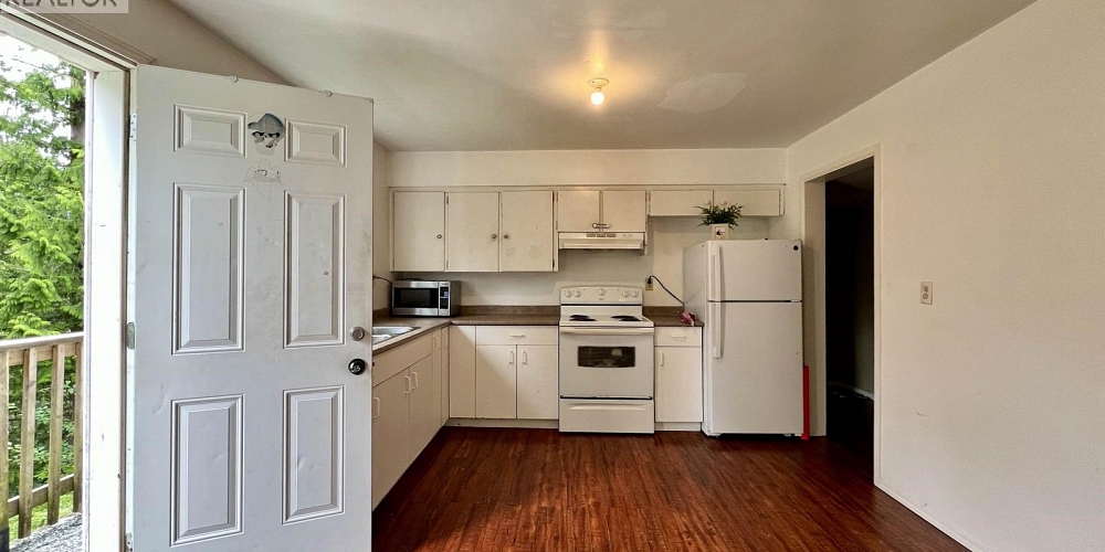 897-899 SUMMIT AVENUE Prince Rupert Photo 19