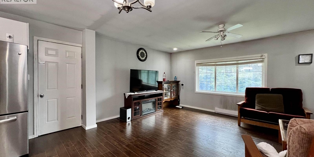 897-899 SUMMIT AVENUE Prince Rupert Photo 4