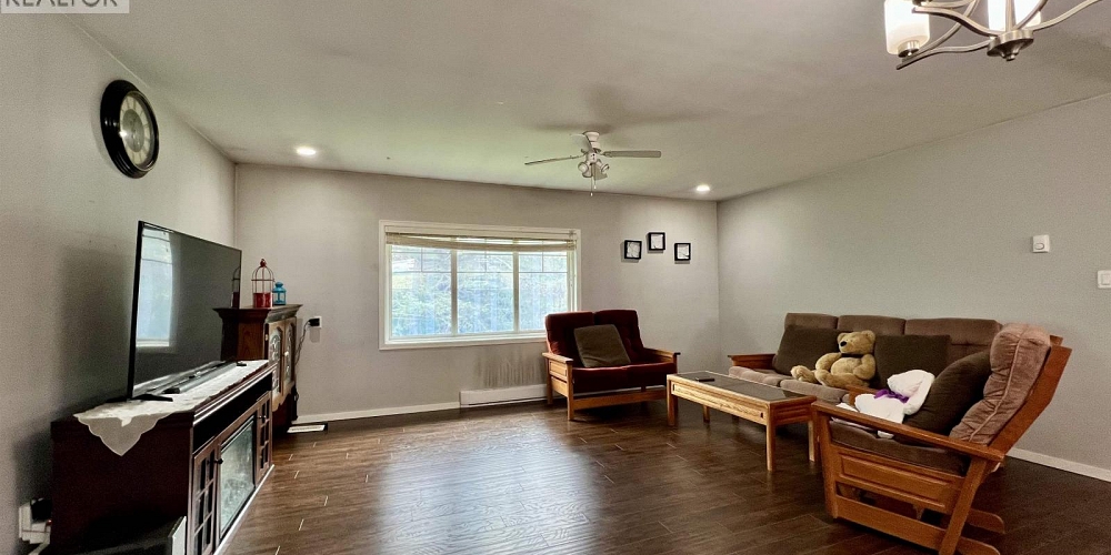 897-899 SUMMIT AVENUE Prince Rupert Photo 5