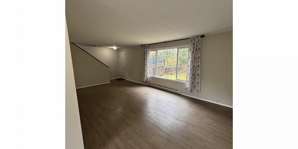 1335 TWEEDSMUIR AVENUE Kitimat Photo 2